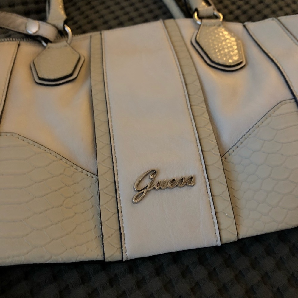 GUESS handbag - Picture 3 of 7